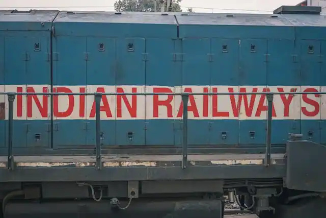 रेलवे स्टेशन को हिंदी में क्या कहते हैं